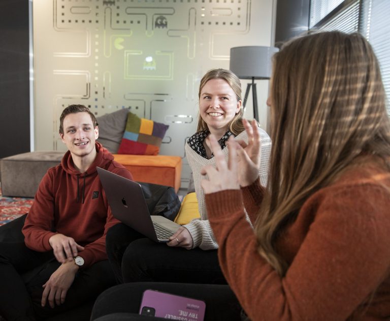 Heeyoo zoetermeer zittend overleg